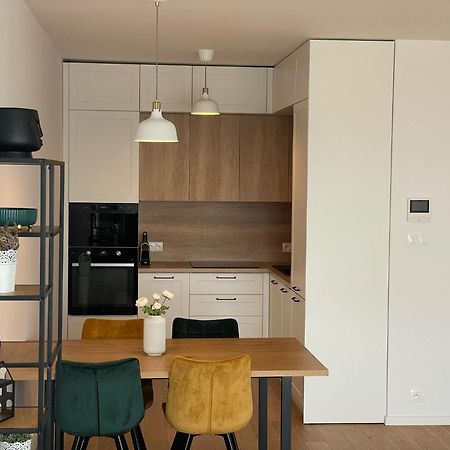 New Downtown Apartment Couple Minute From The Old Town Братислава Екстер'єр фото