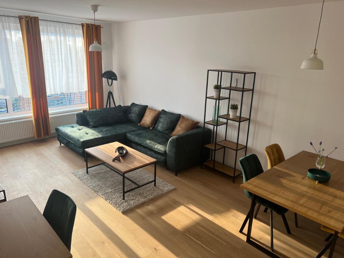 New Downtown Apartment Couple Minute From The Old Town Братислава Екстер'єр фото