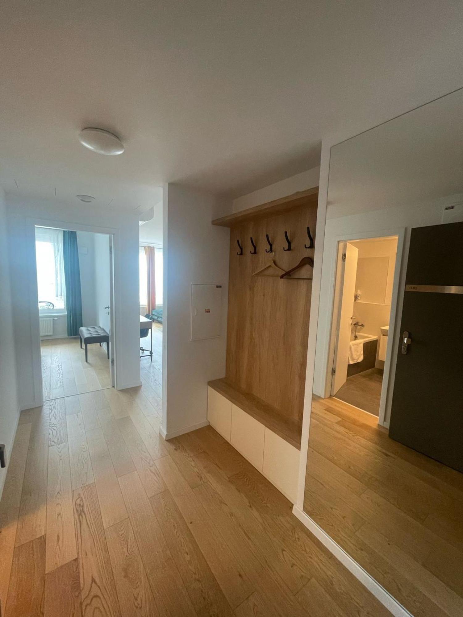 New Downtown Apartment Couple Minute From The Old Town Братислава Екстер'єр фото