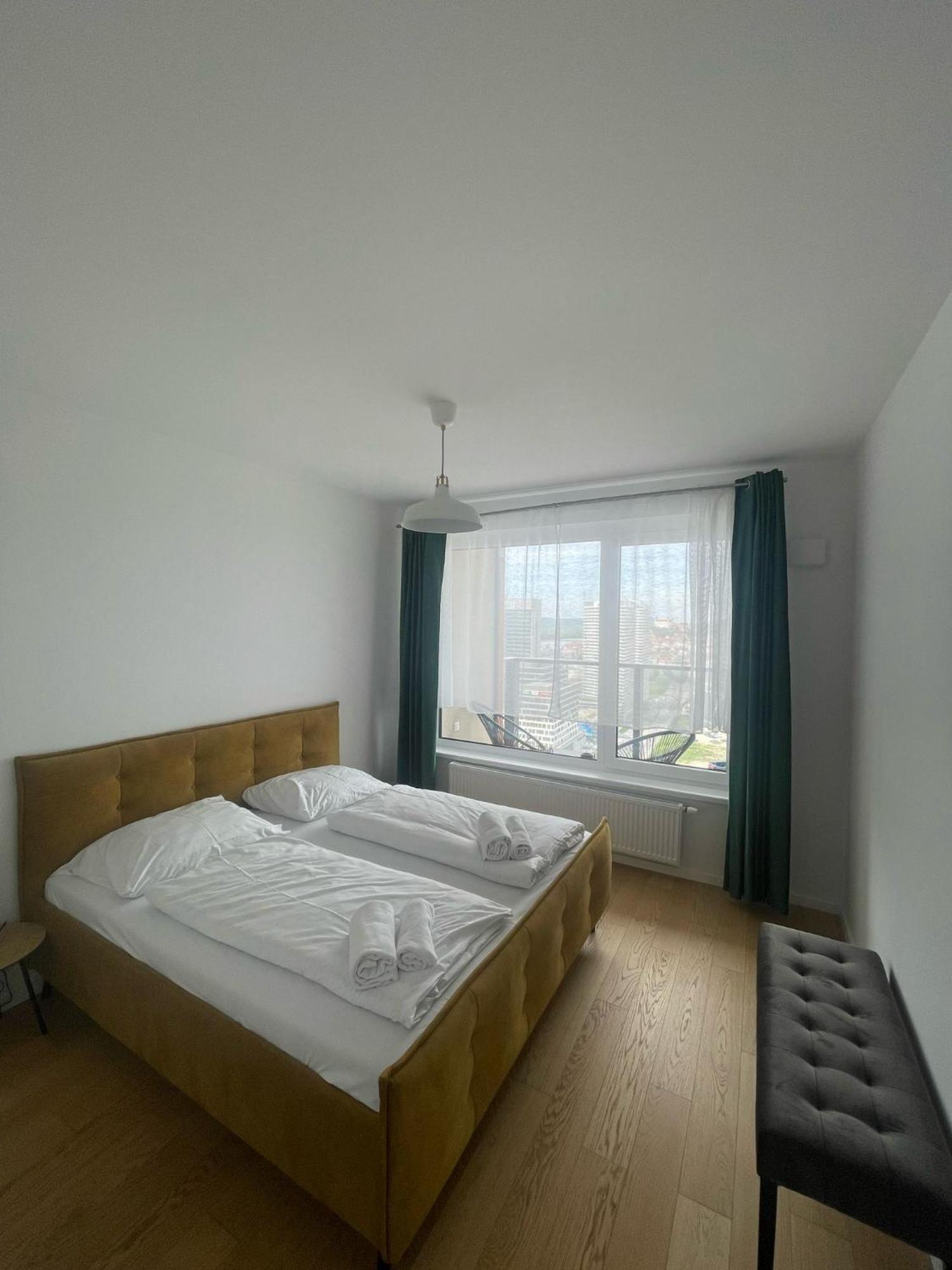 New Downtown Apartment Couple Minute From The Old Town Братислава Екстер'єр фото